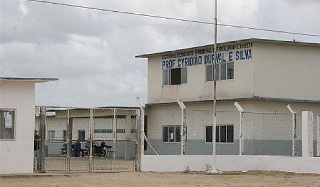 Cinco detentos fogem do presídio Cyridião Durval em Maceió