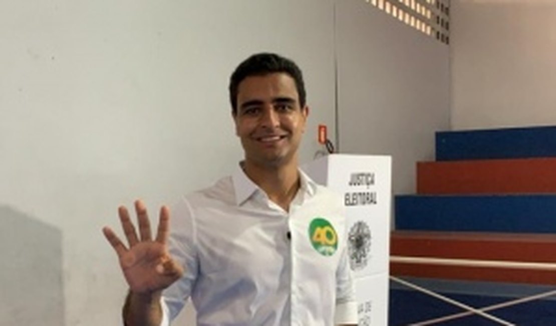 JHC vence Alfredo Gaspar e é novo prefeito de Maceió