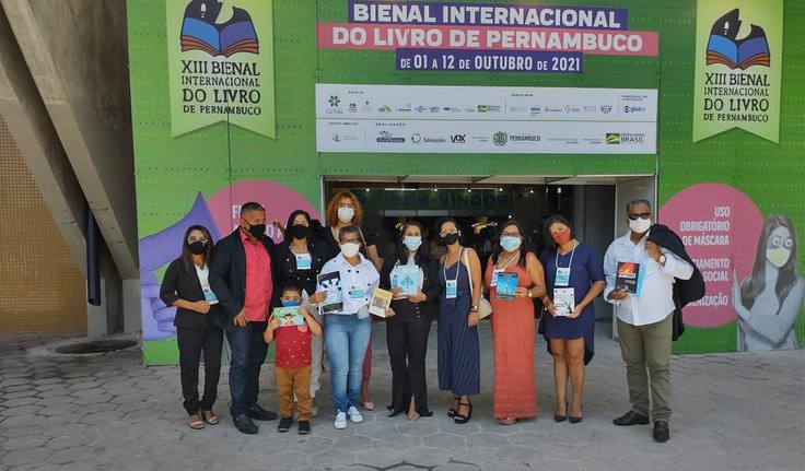 Escritores da Academia Arapiraquense de Letras e Artes - ACALA e da União Brasileira  de Escritores - UBE realizam lançamentos de livros e recital poético na XVIII Bienal Internacional do Livro de Pernambuco!