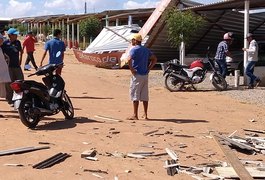Forte ventania causa estragos e assusta arapiraquenses em Feira de Veículos