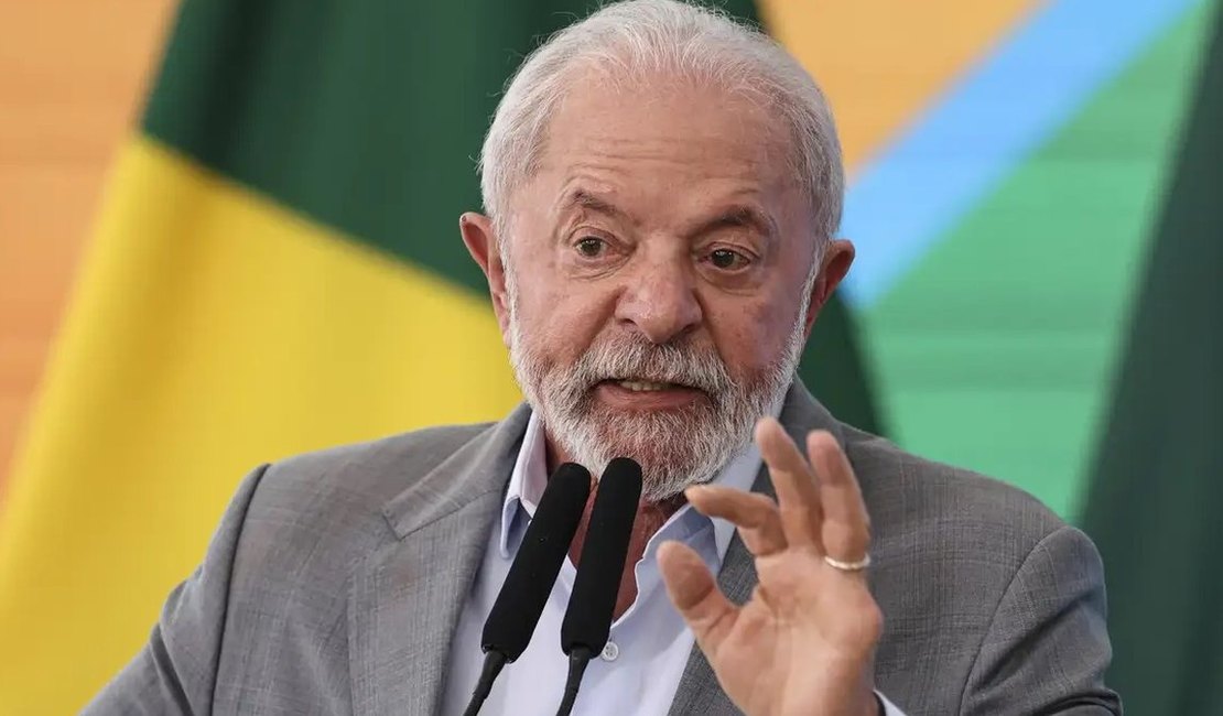 Lula anuncia fim da radioterapia e afirma estar curado de câncer de pele: 'Estou feliz'