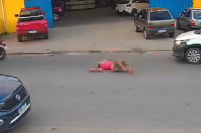 Câmera registra atropelamento na Rua Expedicionário Brasileiro, em Arapiraca