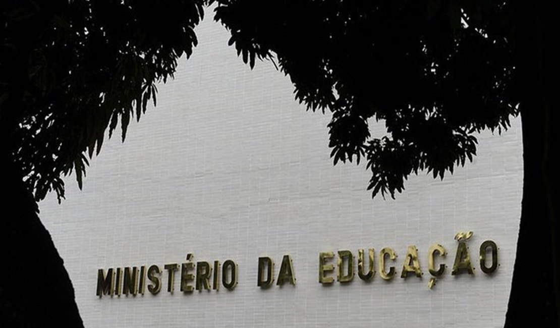 MEC revoga portaria que extinguia política de cotas na pós-graduação