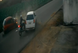 Câmeras flagram colisão frontal na AL-486, em Craíbas; vítimas ficaram desacordadas