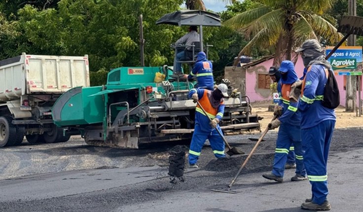 Prefeitura de Junqueiro inicia recapeamento asfáltico da estrada que liga o povoado Retiro ao São Benedito