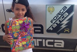 Força Tática presenteia crianças do Residencial Nossa Senhora Aparecida em Arapiraca