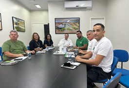 Prefeito Luciano Barbosa concede aumento de 15% para professores de Arapiraca