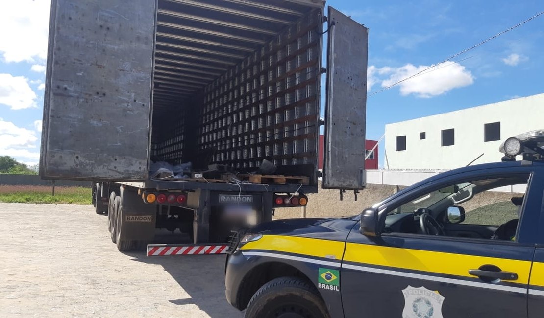 Caminhão que teve carga de charque roubada e motorista feito refém é encontrado em Canapi, AL