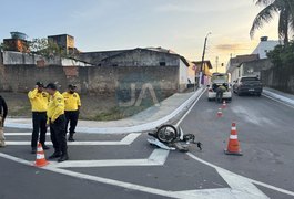 Vídeo. Colisão entre carro e moto deixa motociclista ferido em Arapiraca