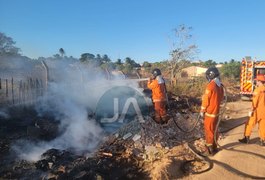 Vídeo. Incêndio em terreno baldio assusta moradores no bairro Cavaco, em Arapiraca