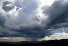 Fim de semana tem previsão de sol entre nuvens e chuva no domingo