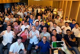 Adesão em massa de prefeitos alagoanos amplia apoio a Flávio Bolsonaro e Alfredo Gaspar no Nordeste