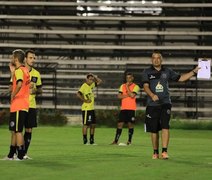 Com 20 atletas, técnico Paulo Foiani convoca o elenco para o confronto contra o ABC