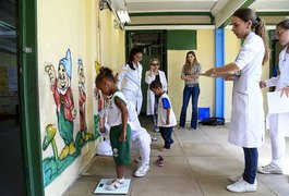 Primeira dama abraça projeto nutricional e garante atuação do Estado