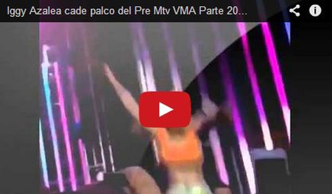 Iggy Azalea cai em palco e compartilha o vídeo no Instagram