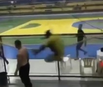 Vídeo. Partida de Futsal termina com socos e 'voadora nas costas', no Tocantins