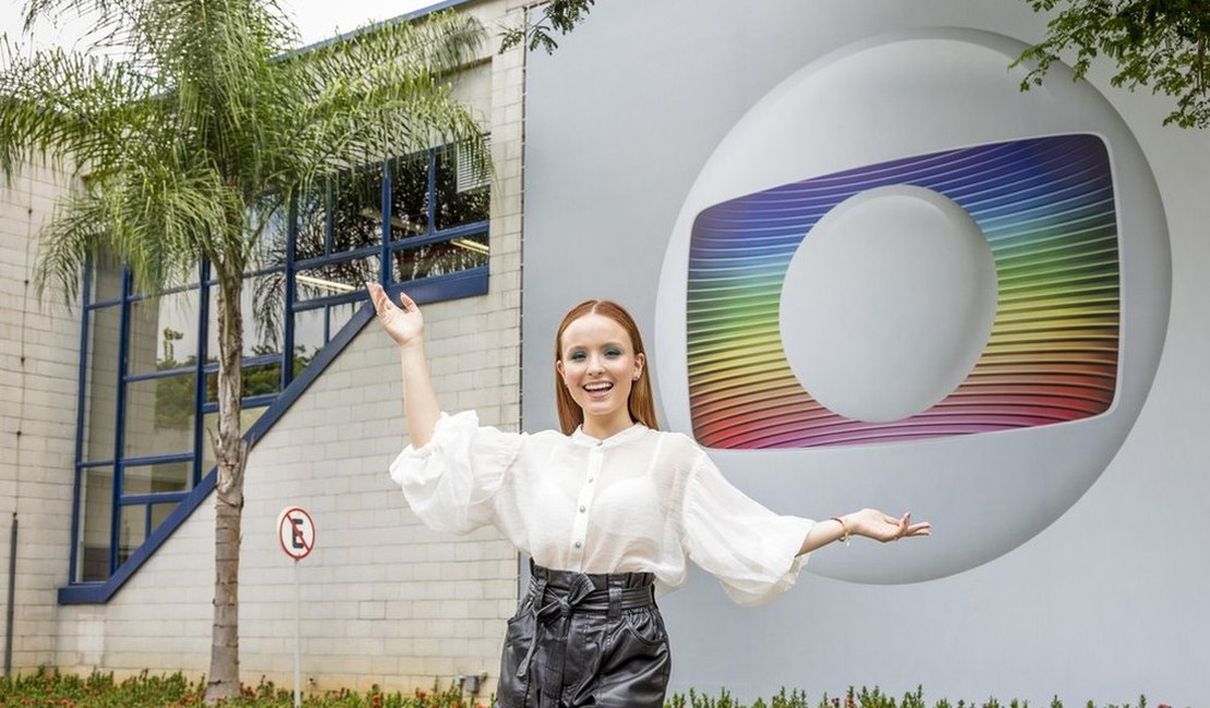 Coronavírus: gravações de novela com Larissa Manoela são adiadas para 2021