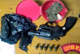 PM apreende arma de fogo e drogas durante os festejos de Bom Jesus dos Navegantes