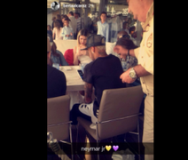 Neymar e Bruna Marquezine são vistos juntos em restaurante na Espanha