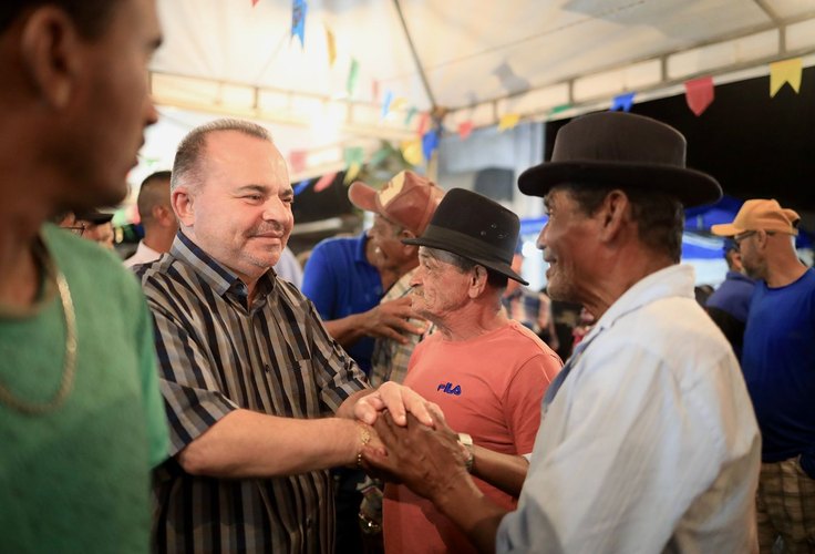 Popularidade em alta: Bastinho Anacleto recebe o apoio do povo de Taquarana durante eventos juninos