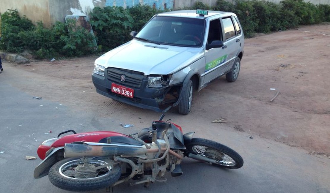 Colisão entre carro e motocicleta é registrada no bairro Santa Edwiges