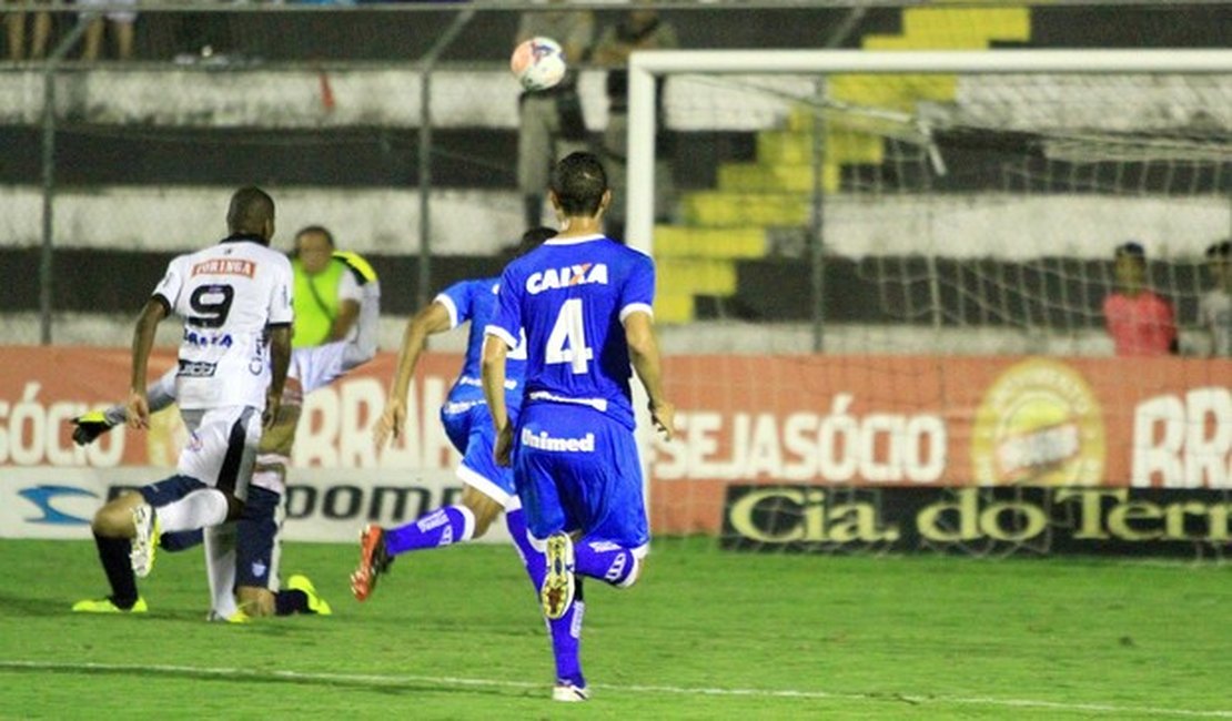 Com gol polêmico, ASA derrota Avaí em Arapiraca e segue respirando