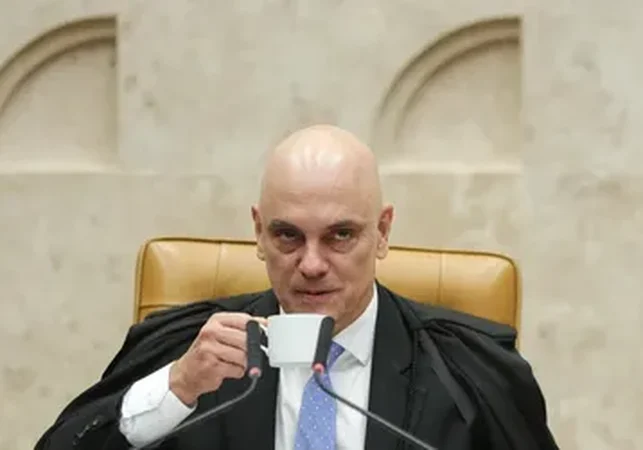 Moraes determina transferência de Bolsonaro para Papudinha