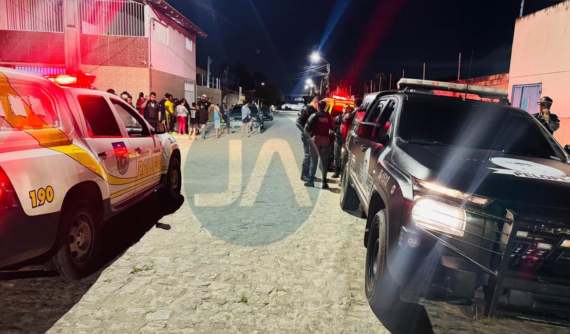 Homem é morto a tiros enquanto assistia partida de futebol em quadra de Arapiraca