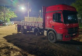Caminhão roubado em Maceió é recuperado durante ação integrada na zona rural de Palmeira dos Índios