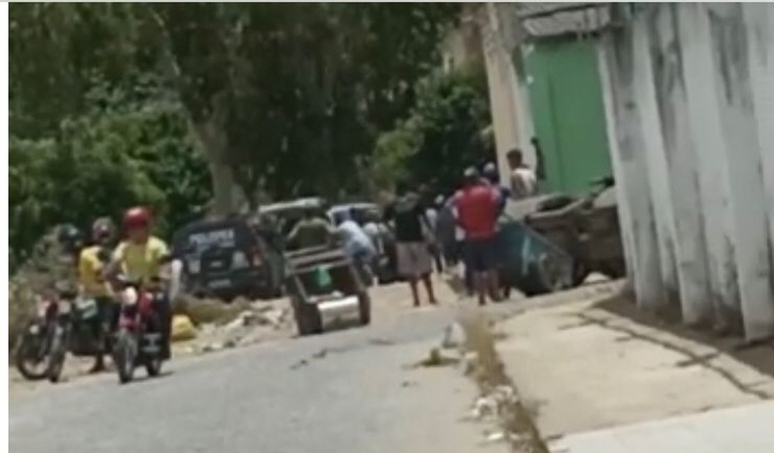 Suspeito de roubo é agredido pela população em Arapiraca