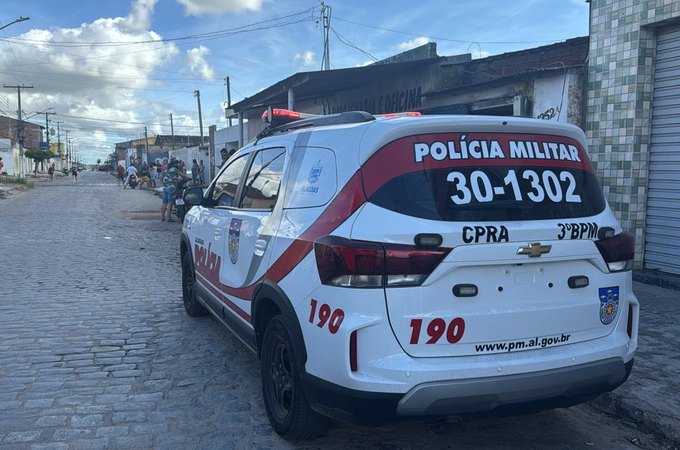 Homem é morto a tiros em frente a oficina no bairro Primavera, em Arapiraca