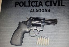 Polícia Civil apreende carro e arma utilizados em assalto a oficina, em Arapiraca