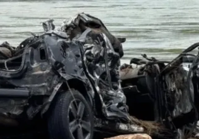 Corpo de mulher desaparecida após carro ser arrastado pela correnteza é encontrado em Piranhas
