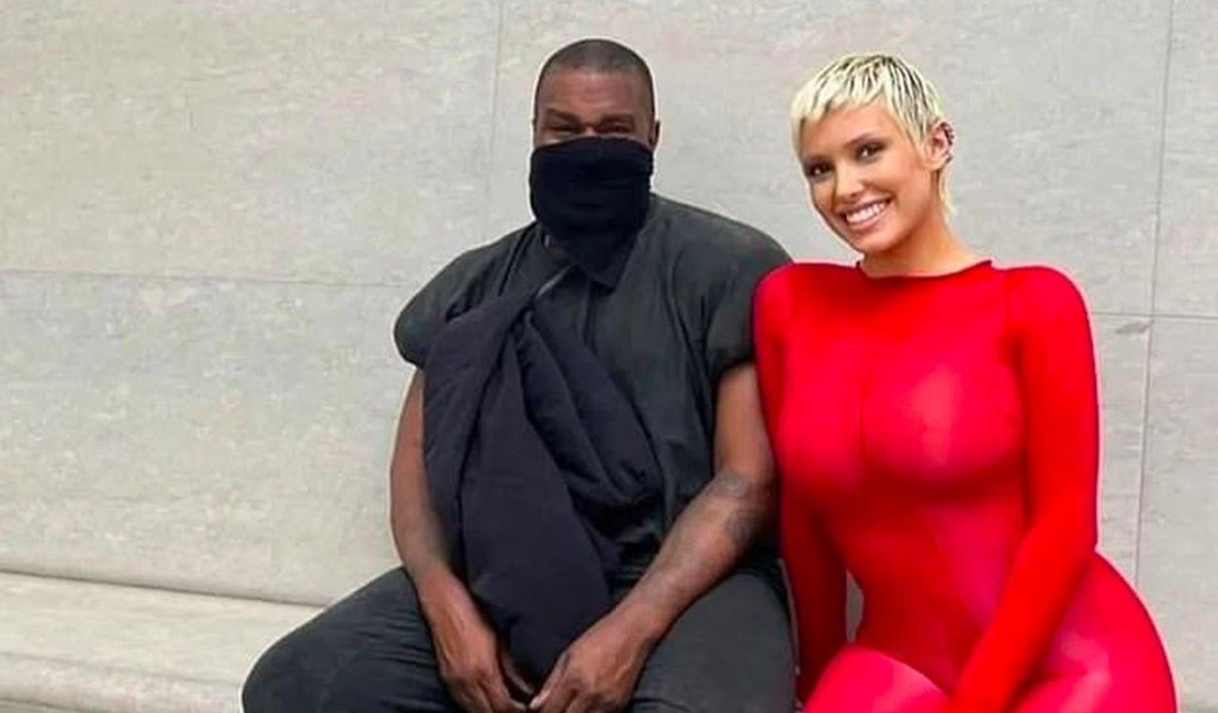 Esposa tem sofrido com falta de higiene e mau cheiro de Kanye West: 'Não gosta de tomar banho', diz site