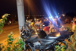 Colisão envolvendo veículo de passeio e motocicleta deixa duas pessoas feridas na zona rural de Arapiraca
