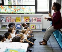 Curso gratuito capacita professores para alfabetizar alunos com deficiência