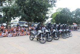 VÍDEO. 3° Batalhão da PM recebe alunos de escolas do Agreste em semana de alusão ao Dia do Soldado