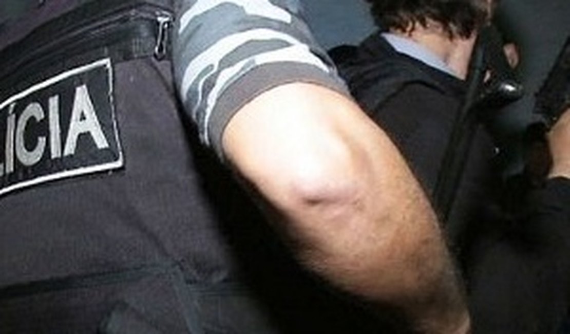 Ação policial prende suspeitos de tráfico de drogas e roubos a residências