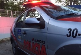 Corpo com diversas perfurações é encontrado em ponto de ônibus na Capital