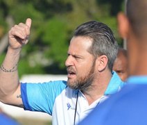 Após sequência de resultados negativos, CSA demite técnico Argel Fuchs