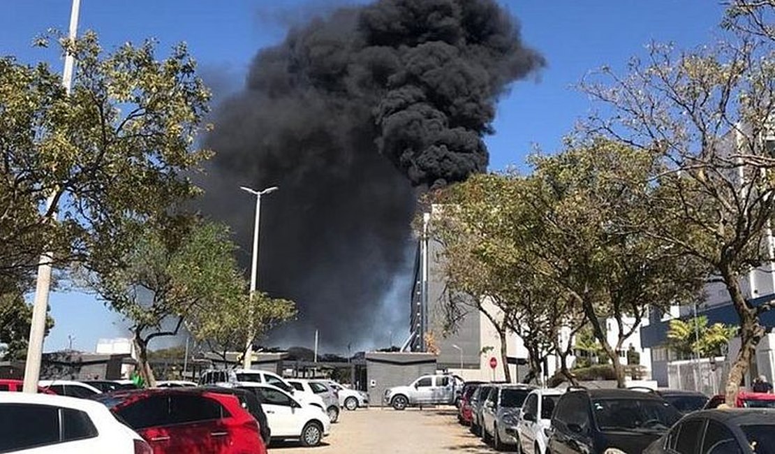 Incêndio atinge hospital em Brasília e pacientes são retirados às pressas