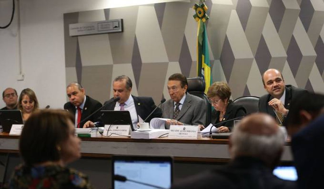 CCJ do Senado vota hoje reforma trabalhista; acompanhe ao vivo