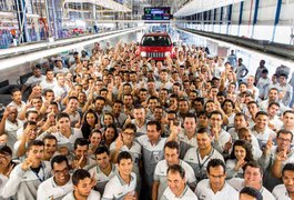 Fica pronto o primeiro Jeep comercial da fábrica de Goiana, PE