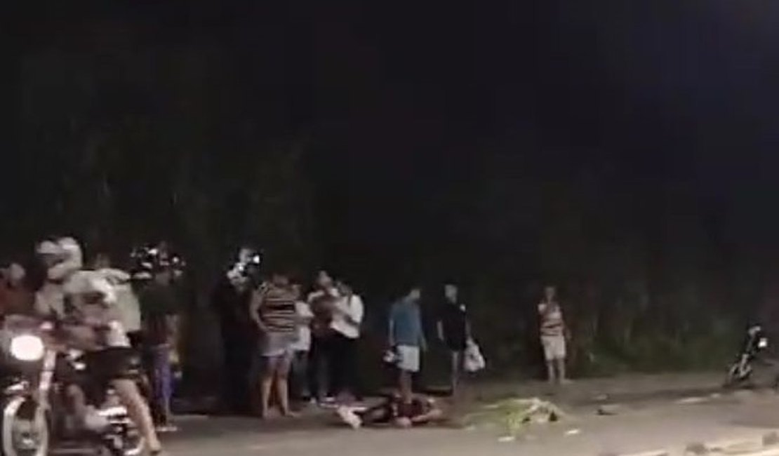 Homem é atingido com golpe de faca e morre em avenida de Maceió