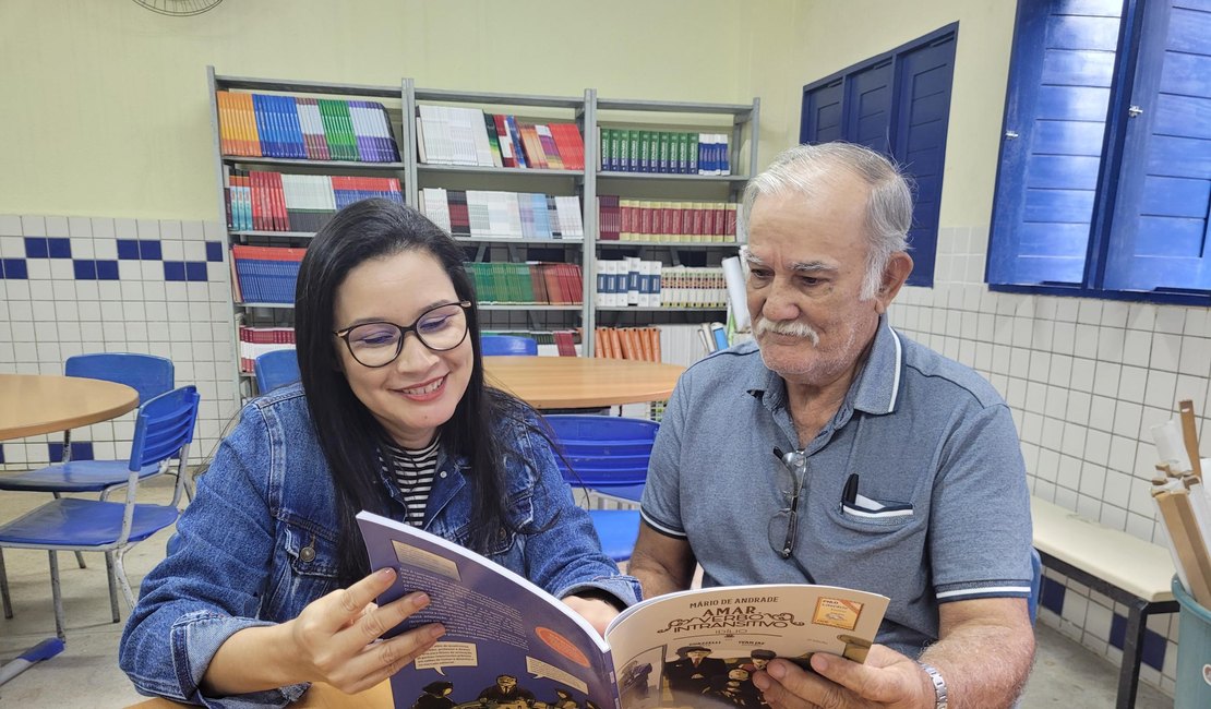 Incentivado pela filha, pai realiza sonho de concluir os estudos, aos 73 anos