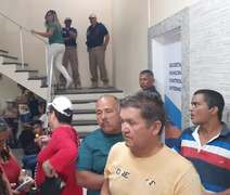Moradores dos Flexais ocupam prédio da Prefeitura de Maceió e cobram realocação de área afetada pela Braskem