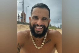 Ouro do Surfe nas Olimpíadas de Tóquio, Ítalo Ferreira curte praia alagoana ao lado de Carlinhos Maia; assista