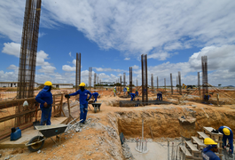 Governador garante para 2026 entrega do Hospital Metropolitano do Agreste, em Arapiraca