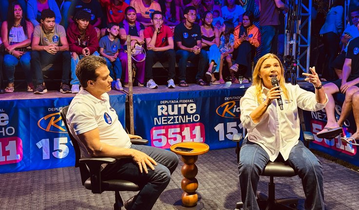 Ricardo Nezinho e Rute Nezinho reúnem centenas de jovens, para ouvir propostas, ﻿em Arapiraca