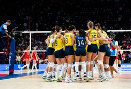 Brasil vence novamente a França e avança às semifinais do Mundial de vôlei